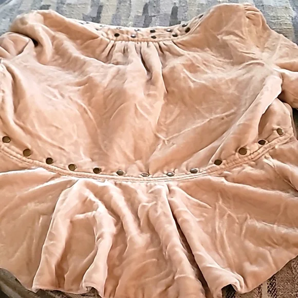 Elegant Cream Jacket with Studded Details - Picture 2 of 4